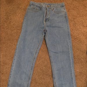 Light wash mom jeans